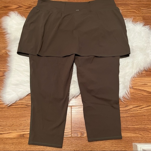 ❌SOLD❌Zuda Leggings With Attached Skirt - Picture 4 of 7